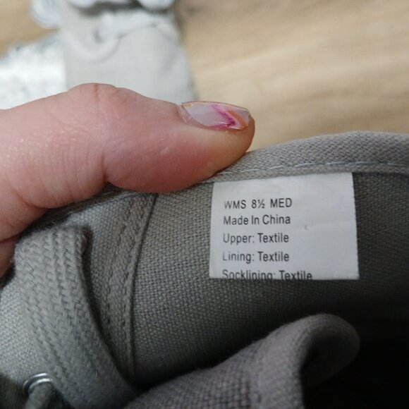 Gray shoes (slightly used) - Picture 3 of 5